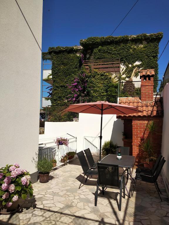 Apartment Gloria Подстрана Екстериор снимка
